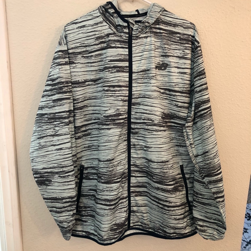 NB running windbreaker